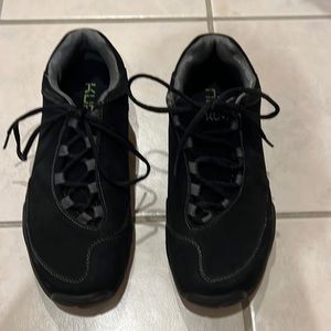 Men’s black Kuru sneakers